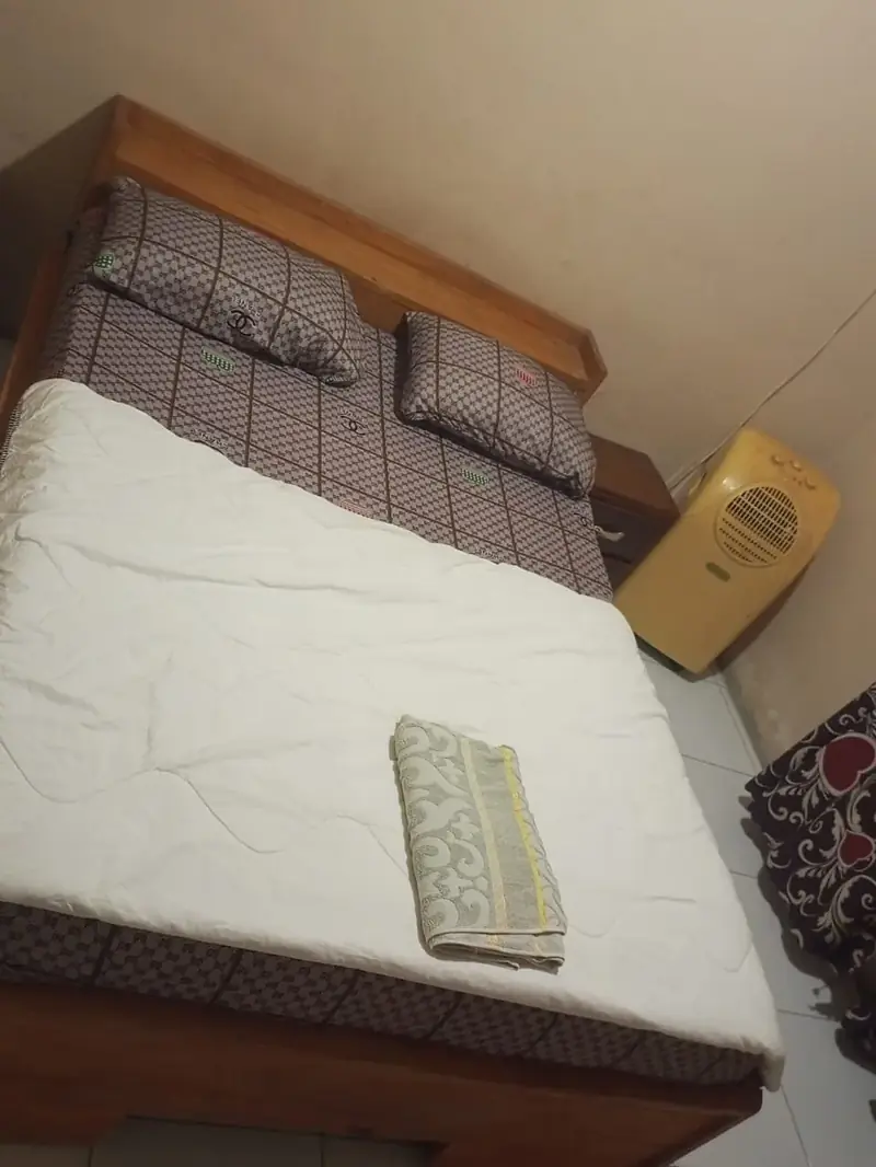 Budget room with shared bathroom – YOGI HOMESTAY Lungi